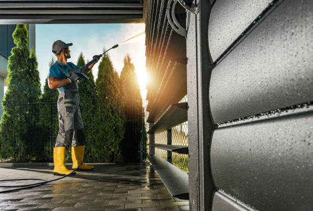 Best Pool Deck Cleaning  in Lusby, MD